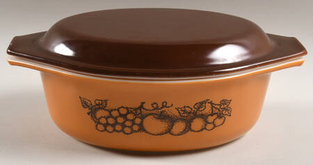 Old Orchard 1.5 Quart Oval Covered Casserole