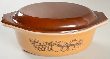 Old Orchard 2.5 Quart Oval Covered Casserole