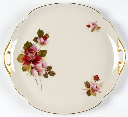 PIC133 Handled Cake Plate