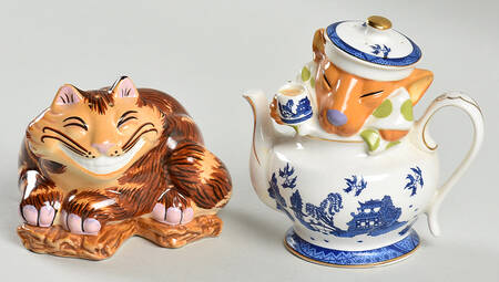 Alice in Wonderland's Cafe Figural Salt & Pepper Set