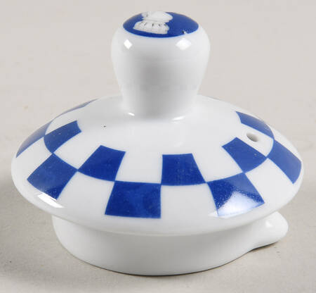 Alice in Wonderland's Cafe Teapot Lid for Individual Teapot with Cup