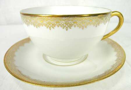 POY631 Footed Cup & Saucer Set