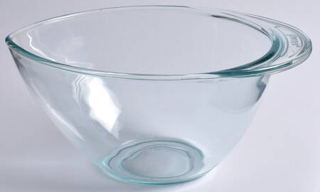 Originals Clear 2.5 Qt. Large Mixing Bowl with Pour Spout