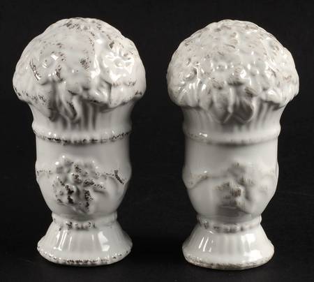 Country Cupboard Salt & Pepper Set