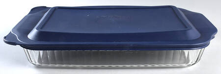 Sculptured Clear 13" Rectangular Baker w/Plastic Lid