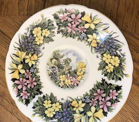 Seasonal Greetings Saucer for Footed Cup