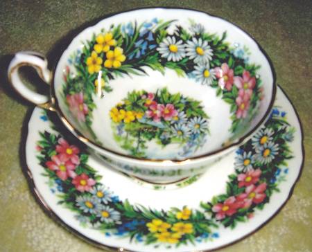 Seasonal Greetings Footed Cup & Saucer Set