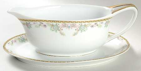 5202 Gravy Boat with Attached Underplate