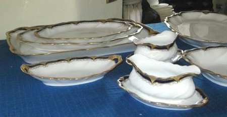 PDD3 Gravy Boat with Attached Underplate
