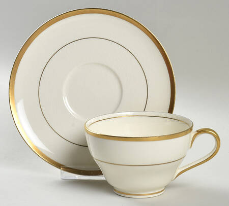 POP292 Footed Cup & Saucer Set