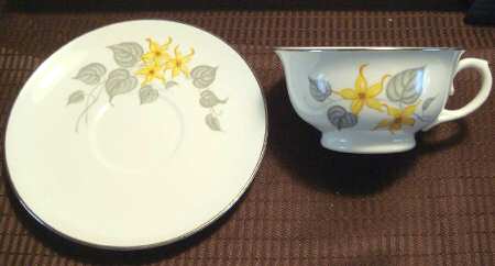 POP298 Footed Cup & Saucer Set