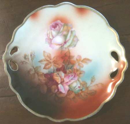 PGT2 Handled Cake Plate