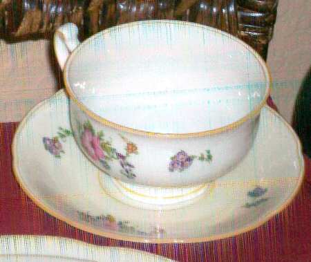 PIR191 Footed Cup & Saucer Set