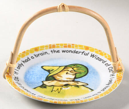 Wizard of Oz 5 3/8"-5 5/8" Bamboo Handled Serving Plate  HC