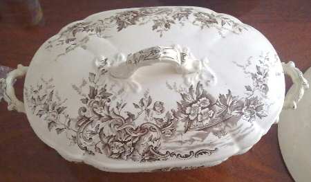 Denbich Oval Covered Vegetable