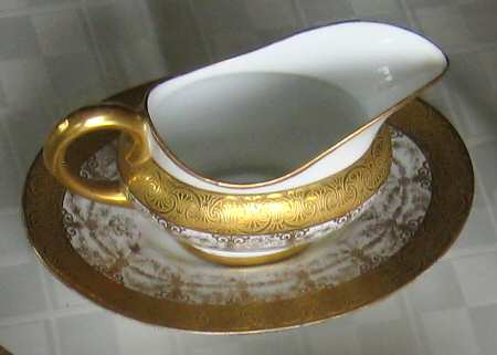 POY743 Gravy Boat & Underplate