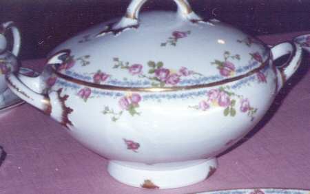 Poy759 Tureen & Lid w/Underplate
