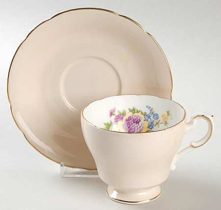 D504 Footed Cup & Saucer Set