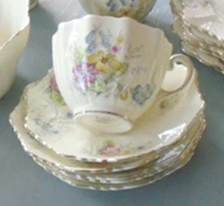 PAR202 Footed Cup & Saucer Set