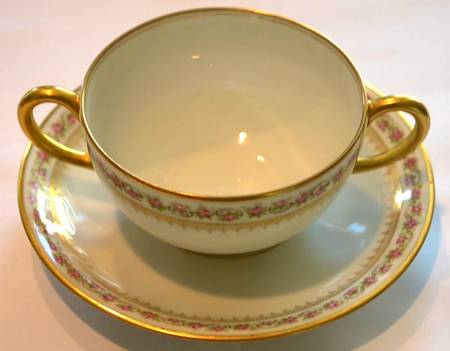 POY780 Flat Bouillon Cup & Saucer