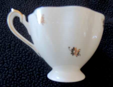 536B Footed Cup