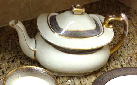 PHE59 Teapot & Lid