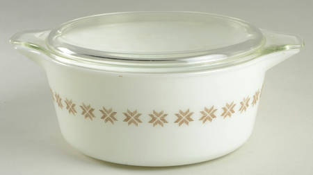 Town & Country 2.5 Qt Round Covered Casserole