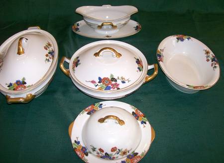 10118 Gravy Boat with Attached Underplate