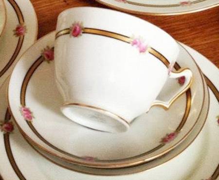 PAR217 Footed Cup & Saucer Set