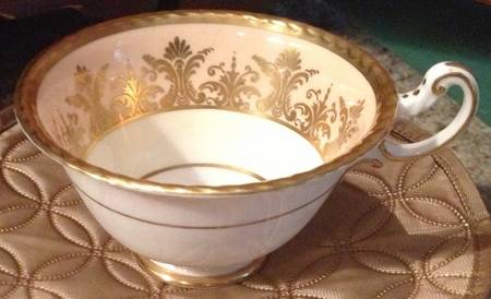 Z564-1 Footed Cup