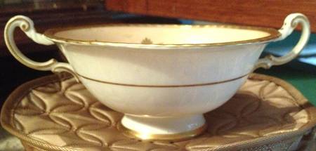 Z564-1 Footed Bouillon Cup