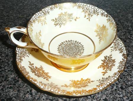 A144-2 Footed Cup & Saucer Set