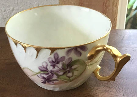 POY812 Flat Cup & Saucer Set