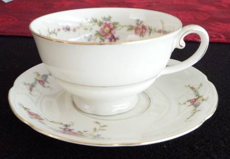 PIR223 Footed Cup & Saucer Set