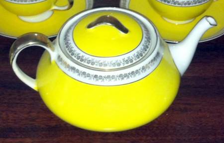 PUN149 Teapot & Lid