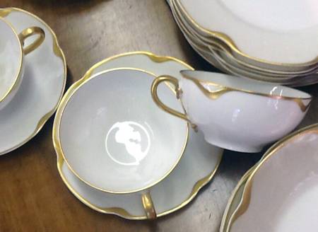 POY827 Footed Cup & Saucer Set