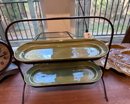 Cambria Olive Green 2 Tier Oval Tray & Metal Stand Set