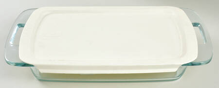 Easy Grab 13" Rectangular Baker w/Plastic Lid