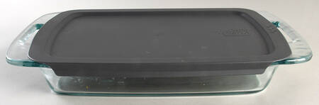Easy Grab 13" Rectangular Baker w/Plastic Lid