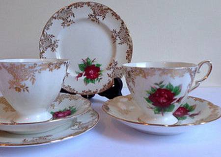 724 Footed Cup & Saucer Set