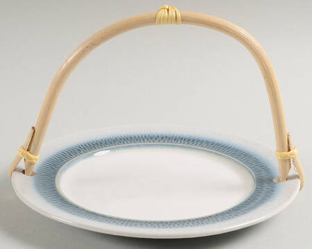 Eclipse Blue 5 3/8"-5 5/8" Bamboo Handled Serving Plate  HC