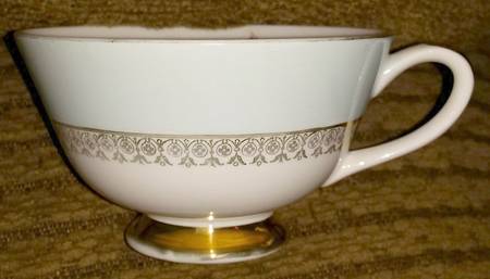 PNS3 Footed Cup