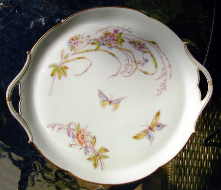 POY844 Handled Cake Plate