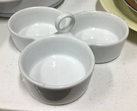 Wavy 3-Part Relish with Center Ceramic Handle