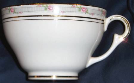 1030 Footed Cup