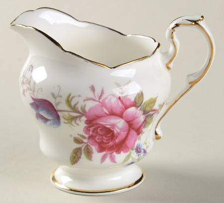 Rosealee (Gold Trim) Mini Creamer