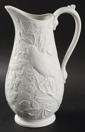British Heritage Collection 48 Oz Pitcher