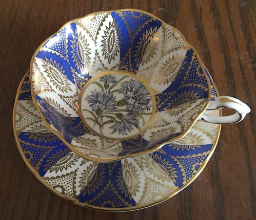 PAR253 Footed Cup & Saucer Set