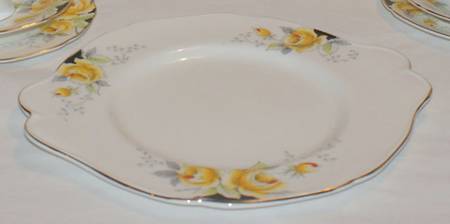 X2714 Handled Cake Plate