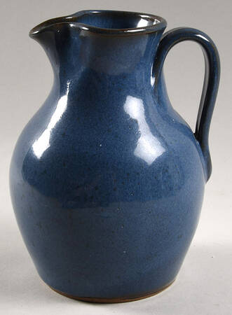 Vernon Owens 36 Oz Pitcher